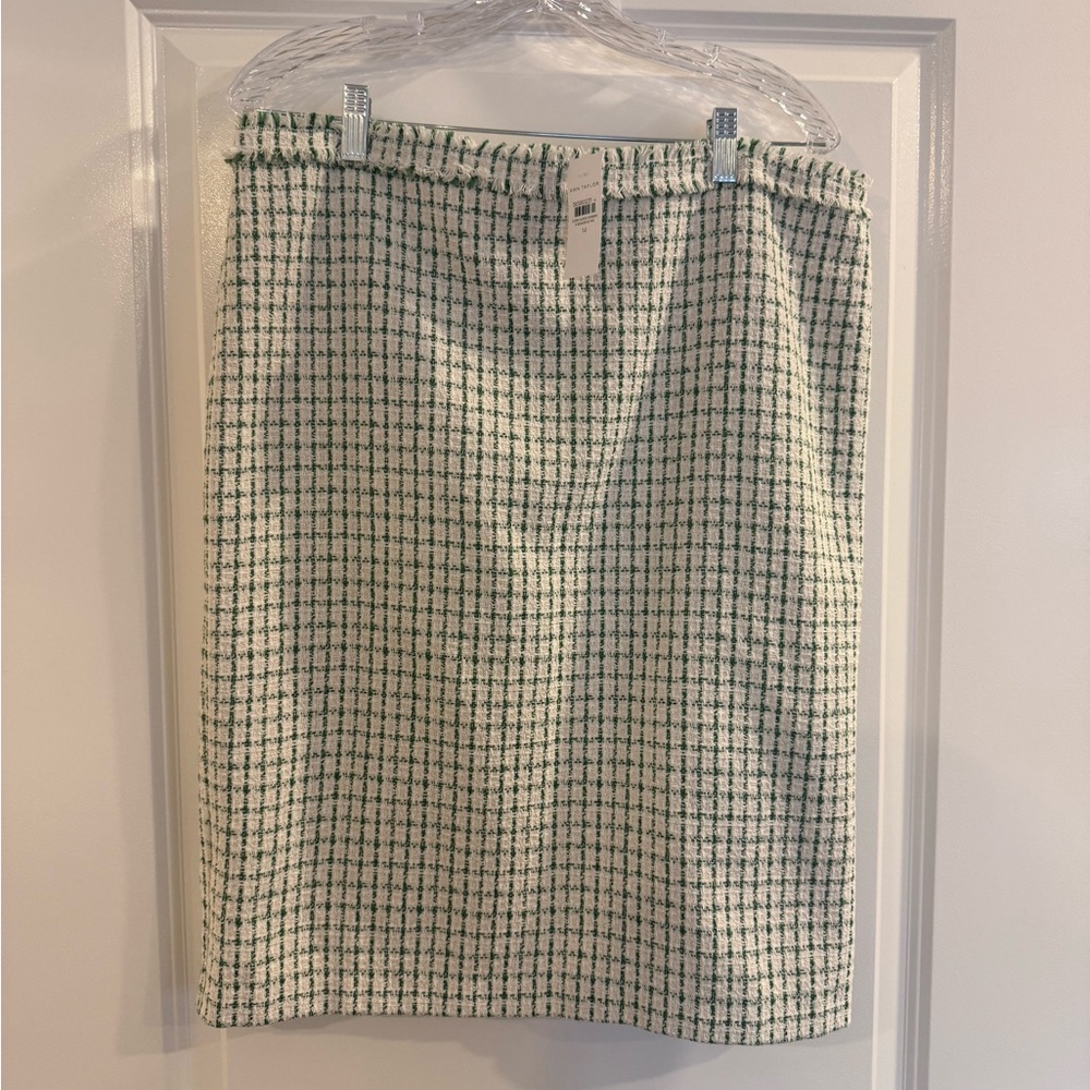 NWT Ann Taylor Green and White tweed Pencil Skirt